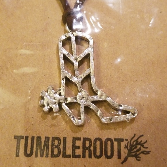 NWT boot necklace - Picture 3 of 3